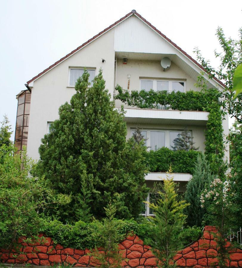 Apartman-Donau Tat Exterior photo